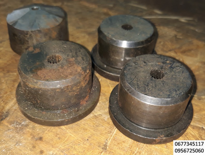 Инструмент для производства крепежа и метизов ,Пуансоны первого прохода, Холодновысадочные матрицы, Отрезные (вырубные) матрицы, Отрезные ножи, Пробивные пуансоны, Разделительные штампы, инструмент для холодной высадки (ножи, отрезные втулки, матрицы для холодновысадочных прессов, обрезные матрицы, редукционные матрицы, твёрдосплавные вставки и сердечники); матрицы для холодной объемной штамповки, высадки, твердосплавные и тальные фильеры; отрезные ножи; выталкивающие пуансоны (выталкиватели), пуансоны для экструзии различных форм.высадочные и экструзионные матрицы с твердосплавными вставкамиволоки (твёрдосплавные, алмазные); гильзы, обоймы, втулки; разделительные штампы; (ролики и призмы механизмов подачи проволоки, держатели матриц и пуансонов, быстроизнашивающиеся и запасные части к различным типам оборудования). Холодновысадочный, резьбонакатной и резьбонарезной инструмент для производства крепежных изделий. Инструмент для холодновысадочных автоматов. Матрицы для высадки болтов с редуцированием стержня 
